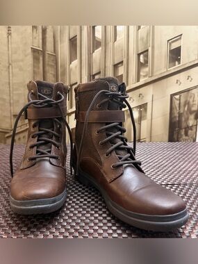 UGG Women's Brown Leather & Wool Zip Ankle Boots